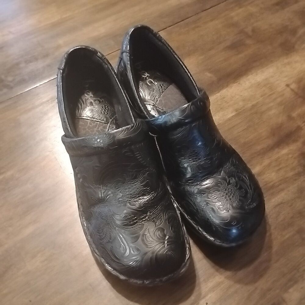 BOC BORN CONCEPT CLOGS EMBOSSED PAISLEY LEATHER SHOES